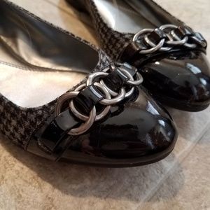 Houndstooth grey/black patent leather Adair flats